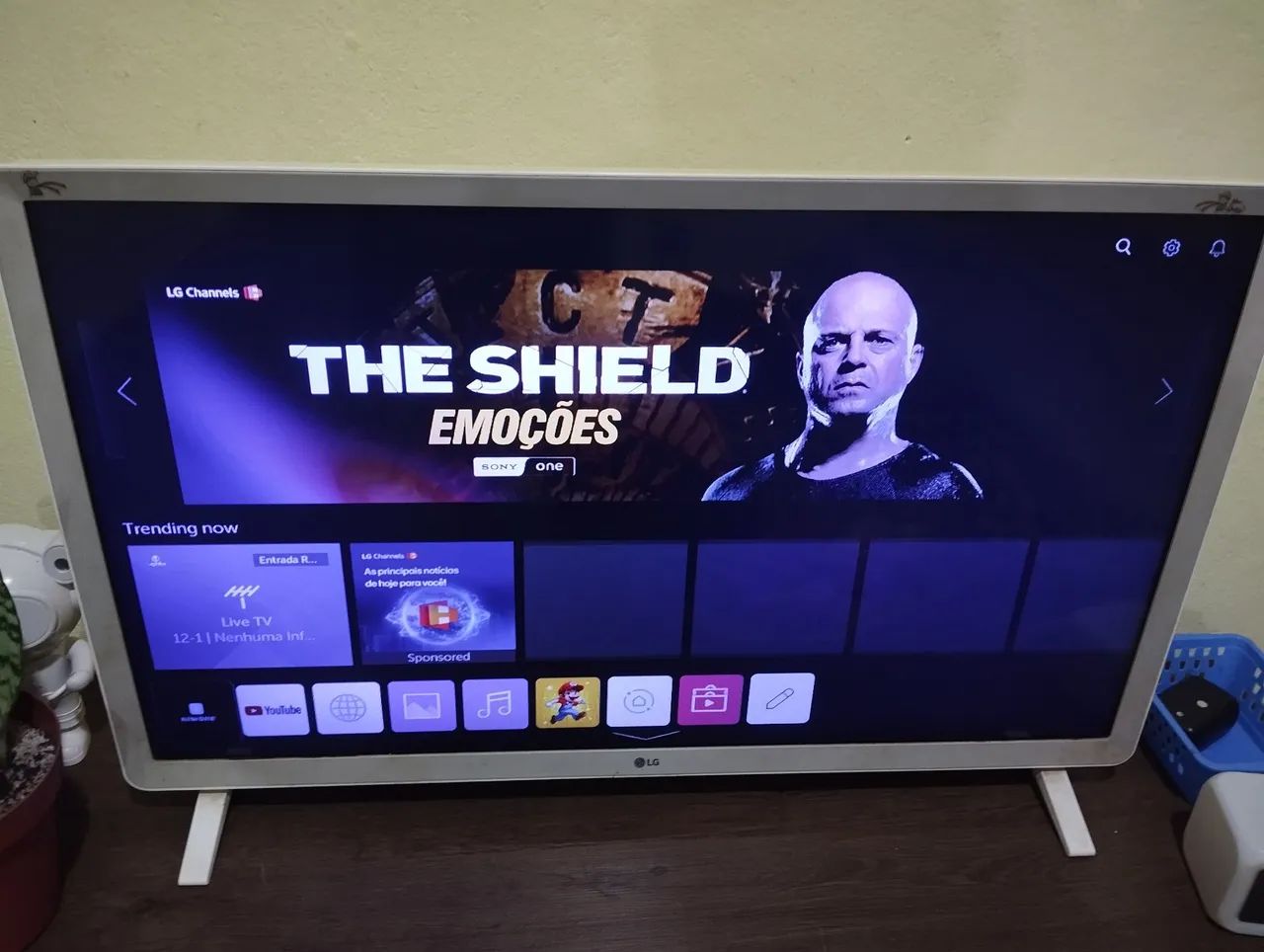 Vendo smartv TV LG branca 32 polegadas 