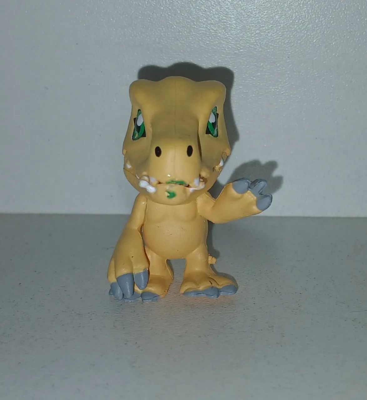 BONECO MINIATURA DIGIMON AGUMON