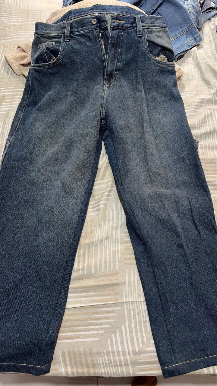 Calça jeans estilo cargo da FDR