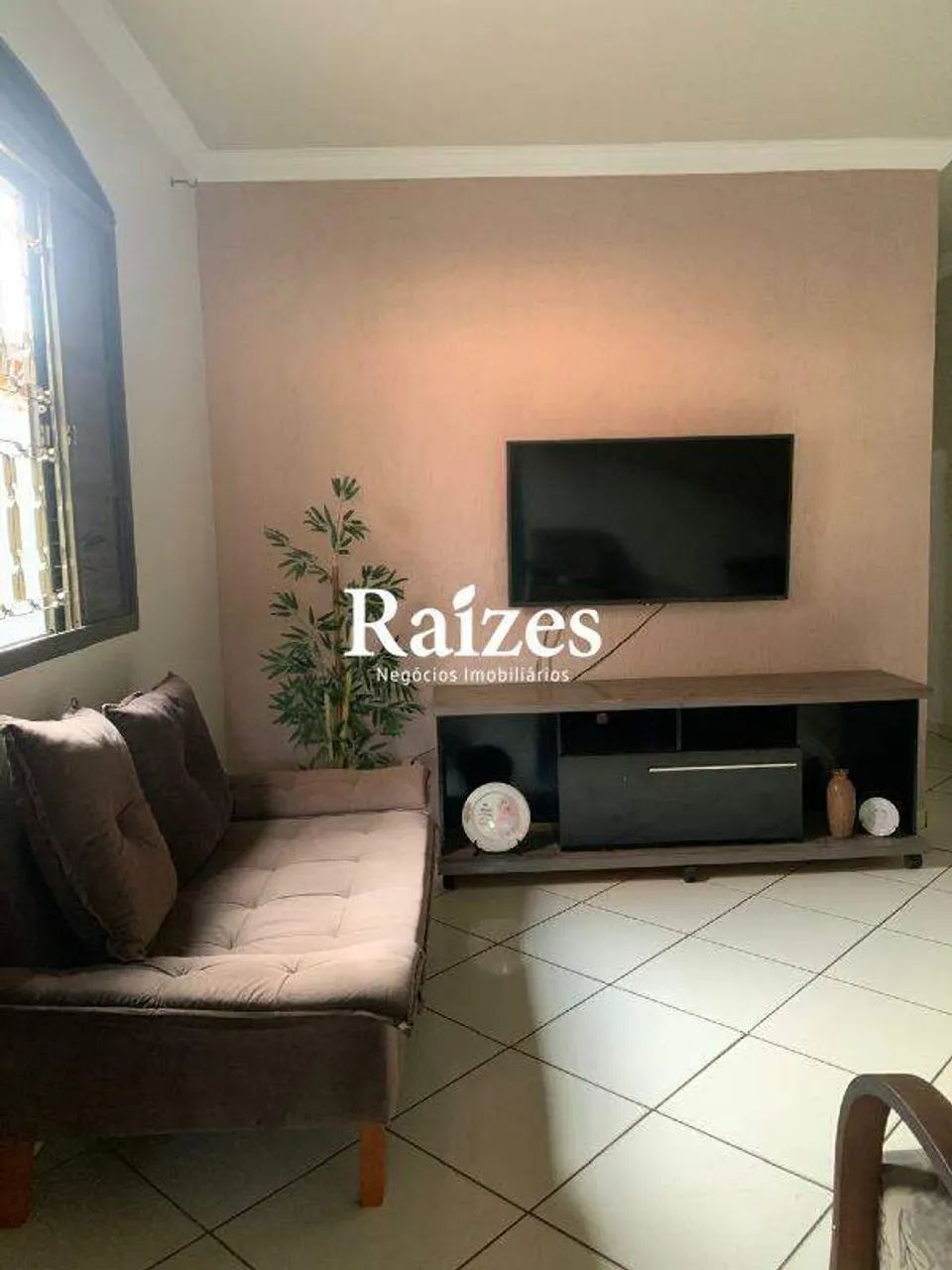Casa com cômodo comercial independente no Bairro Pacaembu em Uberlândia - Foto 2