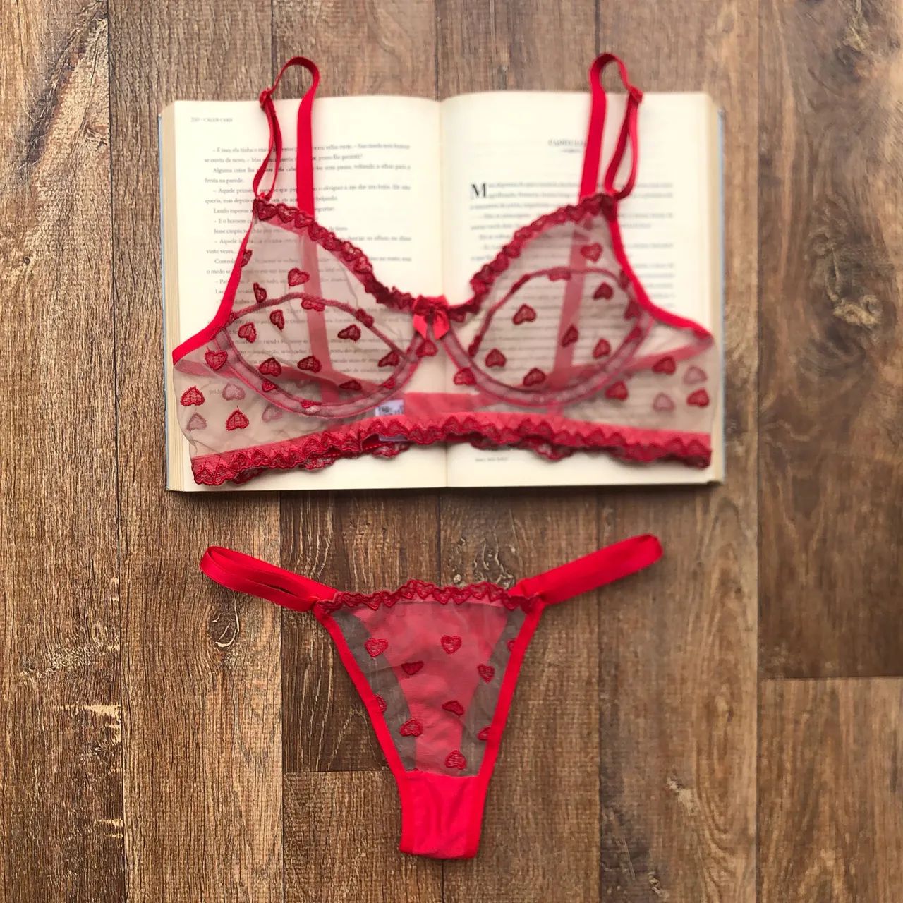 Conjunto de lingerie vermelha 