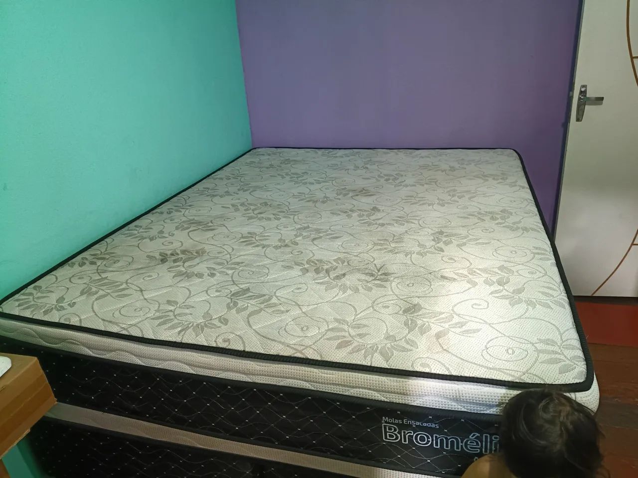 Vendo cama Queen em bom estado 