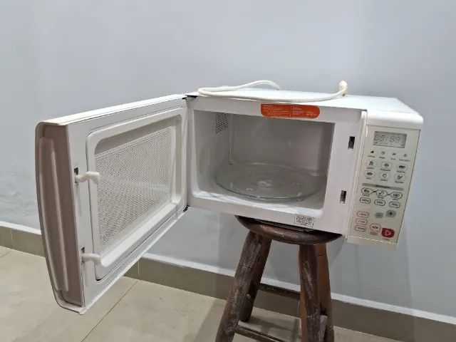 Vendo 01 Micro-ondas Brastempo 20 litros BM26A Usado - Foto 6