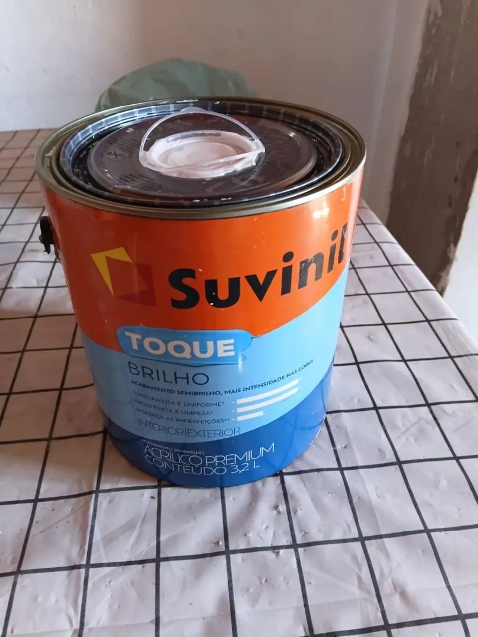 Tinta suvinil 150$