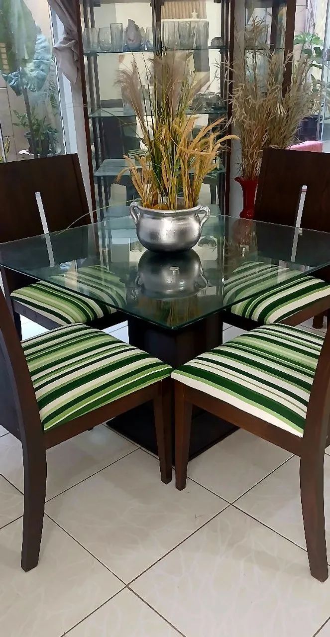 Mesa com 4 Cadeiras 