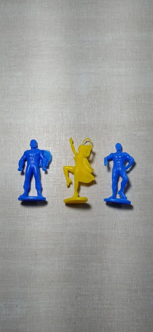 Lote - 04 miniaturas personagens DC - 