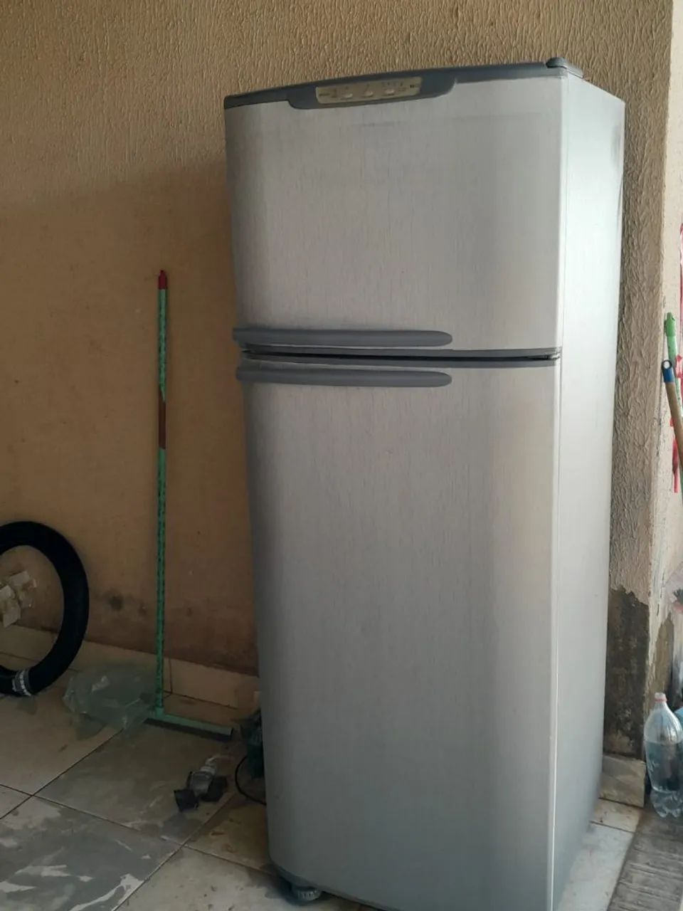 Vendo uma geladeira  - Foto 2