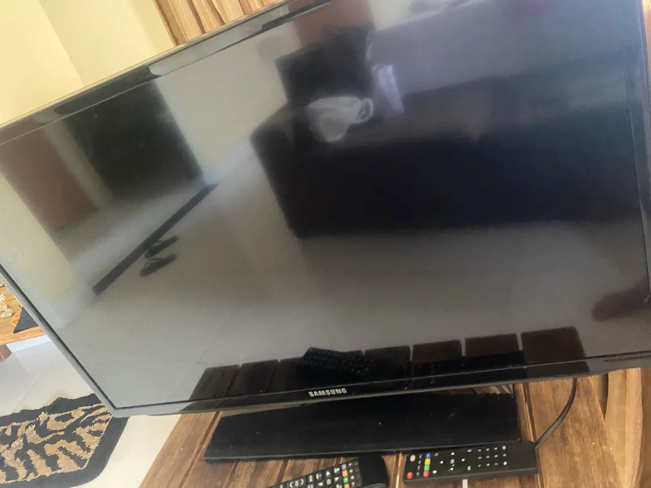 Vendo tv 32 polegadas não é smart semi nova  - Foto 2