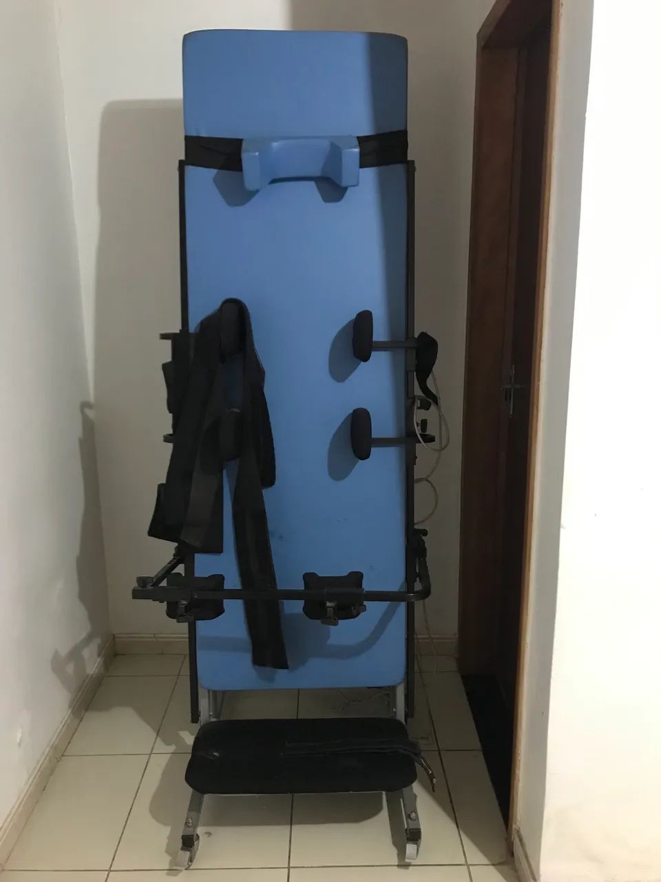 Cama terapêutica com elevação elétrica  - Foto 2