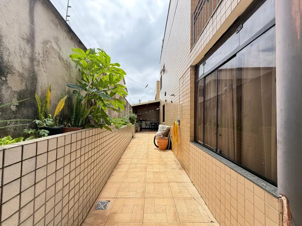 Apartamento com 3 quartos sendo 2 suítes 3 banheiros 2 vagas - Foto 3
