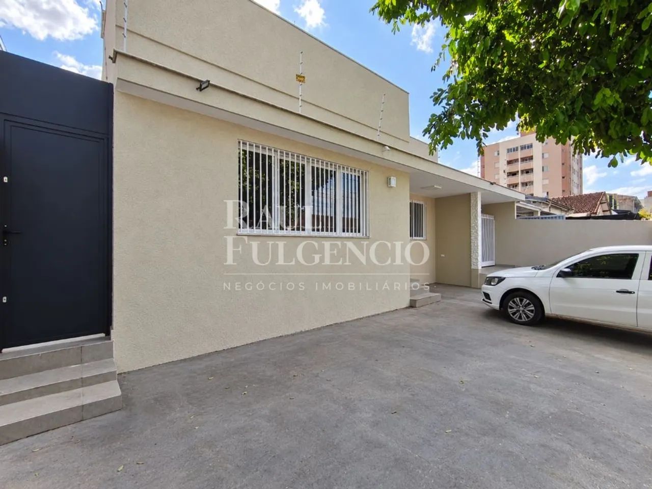 Casa Comercial para Alugar próximo a Av. Maringá