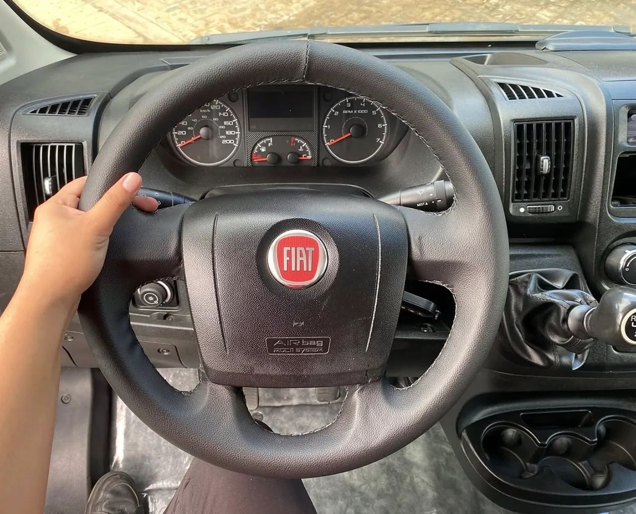 Van Fiat Ducato 16 Lugares - Foto 5