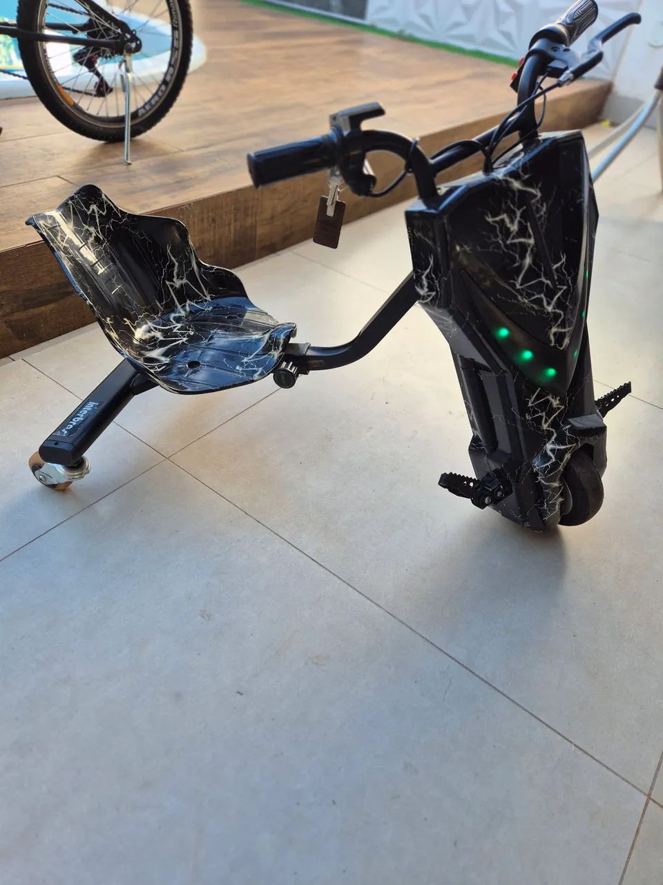 Triciclo elétrico 