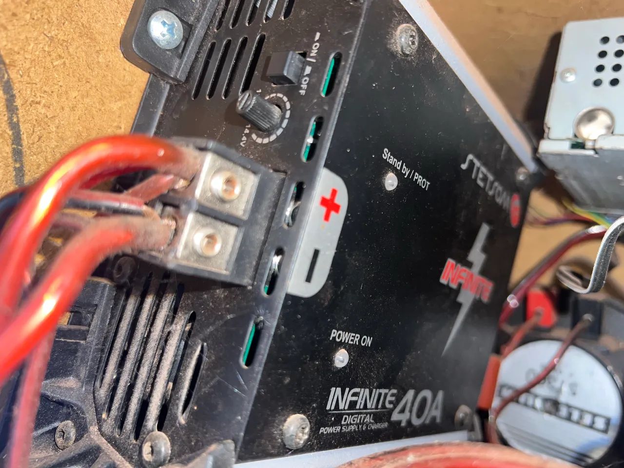 Fonte Stetsom Infinite 40A Bivolt 12V Automotiva - Foto 2