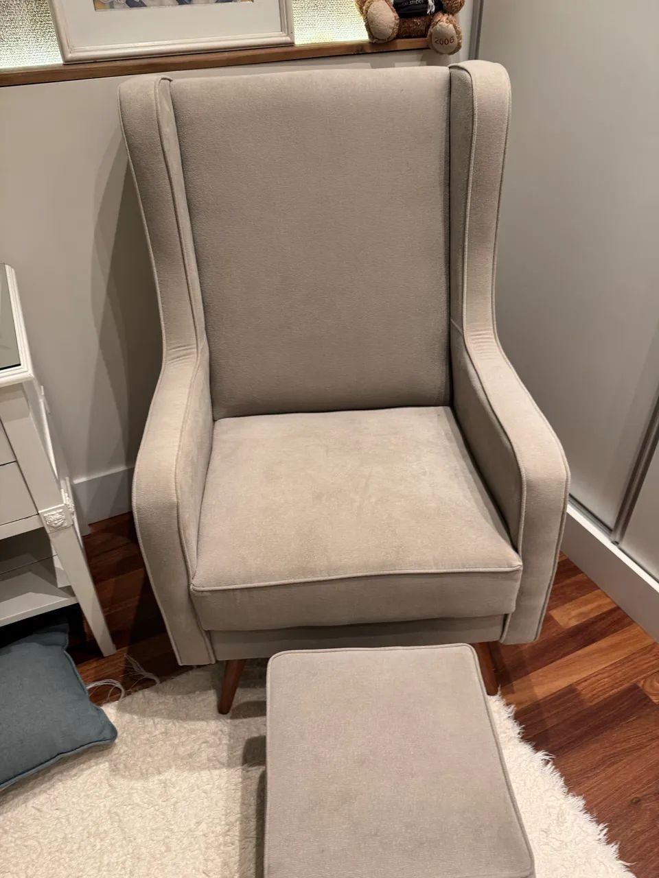 Armchair with Ottoman453011474177730562
