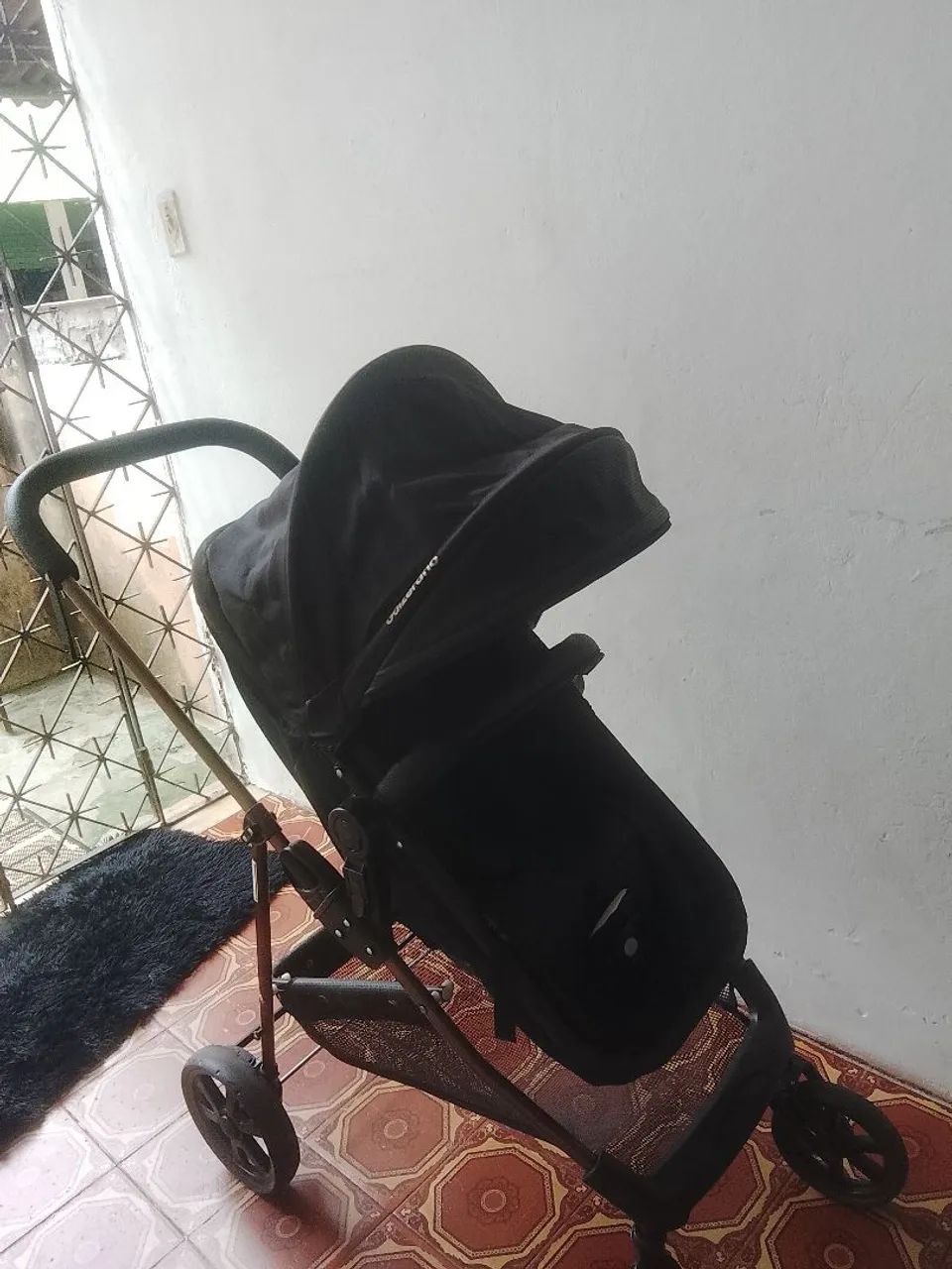 Carrinho de bebê/ modelo Moisés 