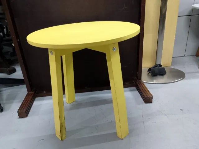Mesa de Apoio para Escritório - Amarela  - Foto 2
