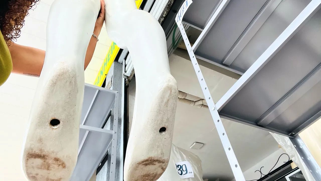 Pernas de manequim masculina usada  - Foto 5