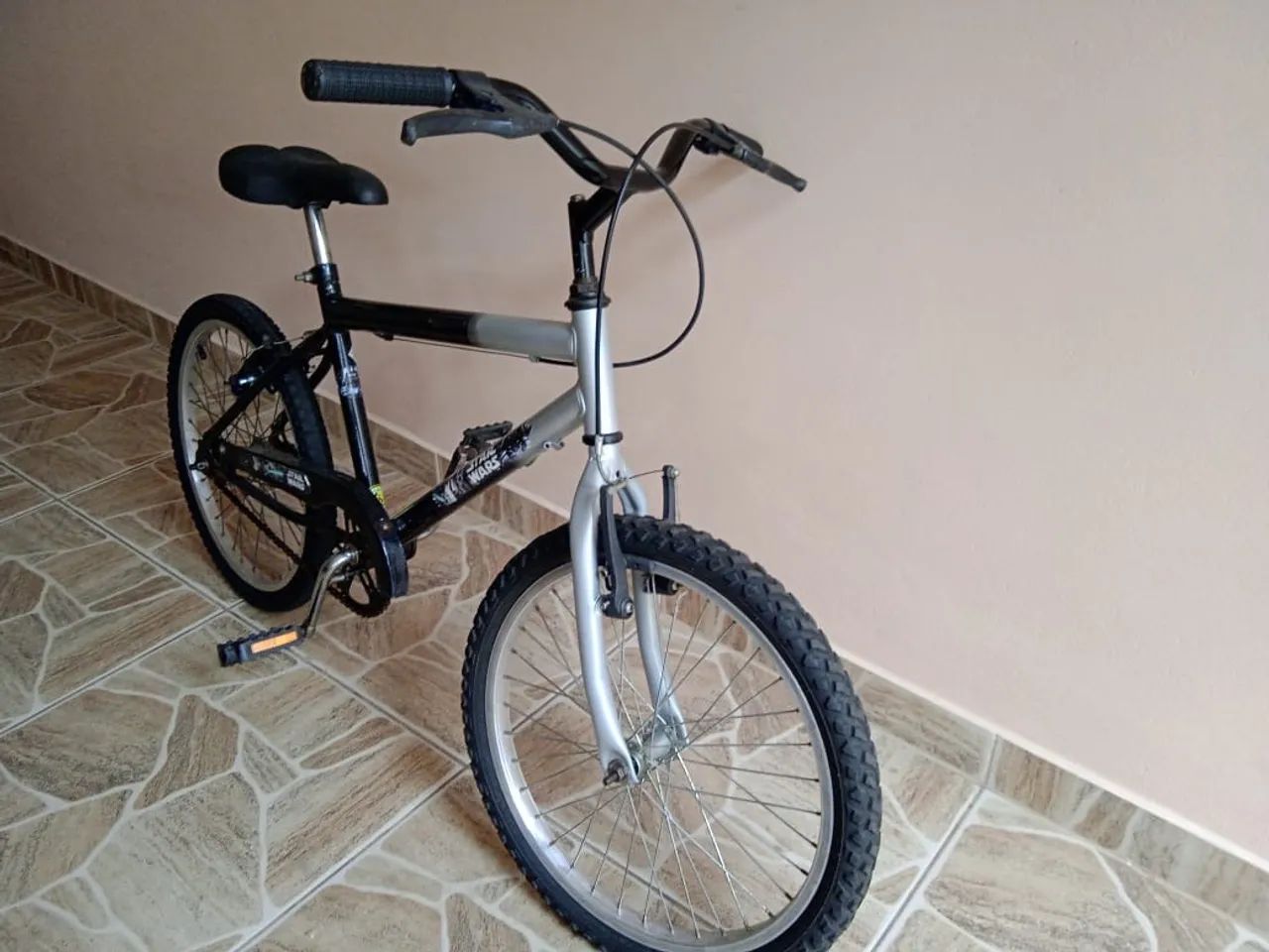 Bicicleta aro 20 Star Wars - Preta e Cinza - Foto 2