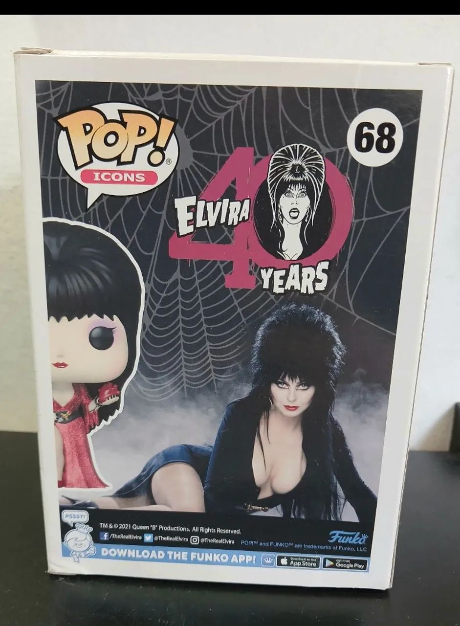 Funko Pop 68 Elvira Diamond Collection com Chaveiro Originais - Foto 4