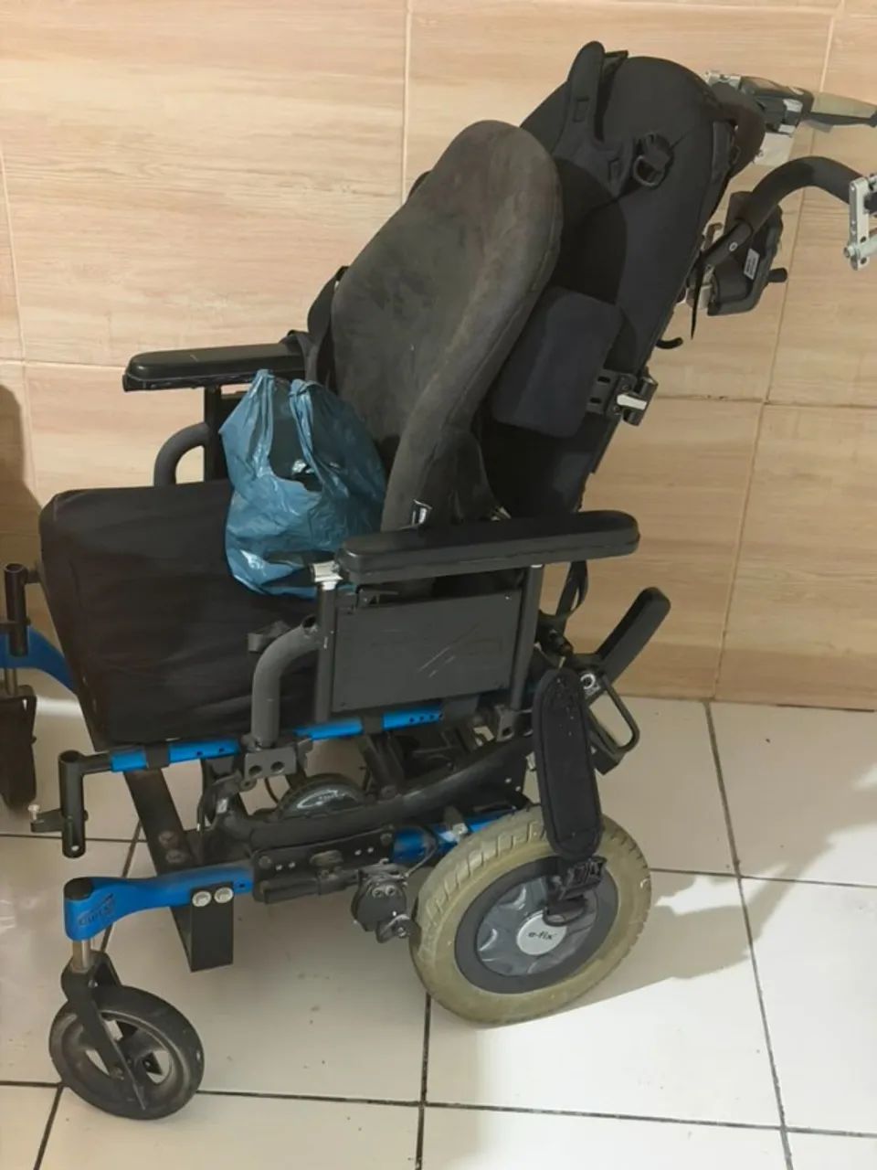 Cadeira de Rodas - Foto 4