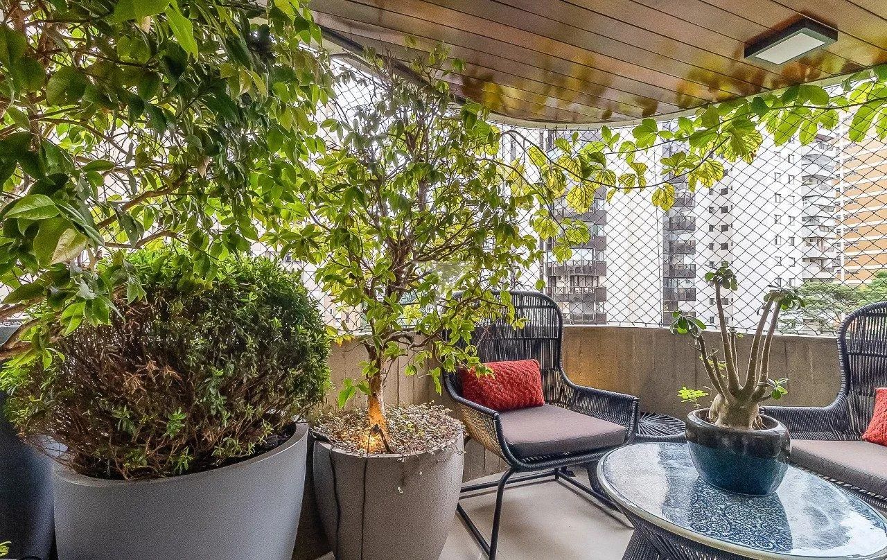 Apartamento para comprar em Moema Pássaros