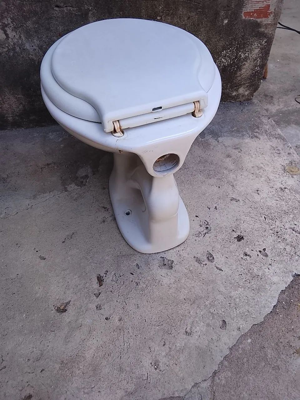 Vaso sanitário comum branco  - Foto 5