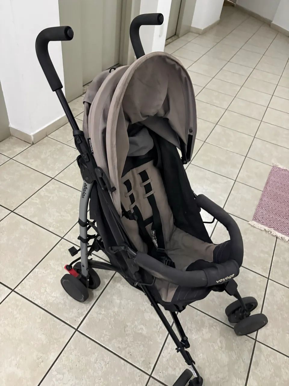 Carrinho de bebê dobrável 