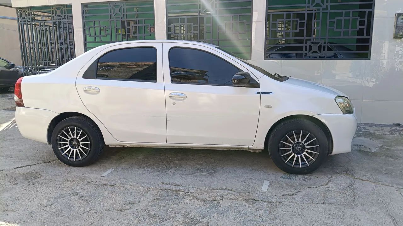 Toyota Etios ETIOS X Sedan 1.5 Flex 16V 4p Mec. 2014