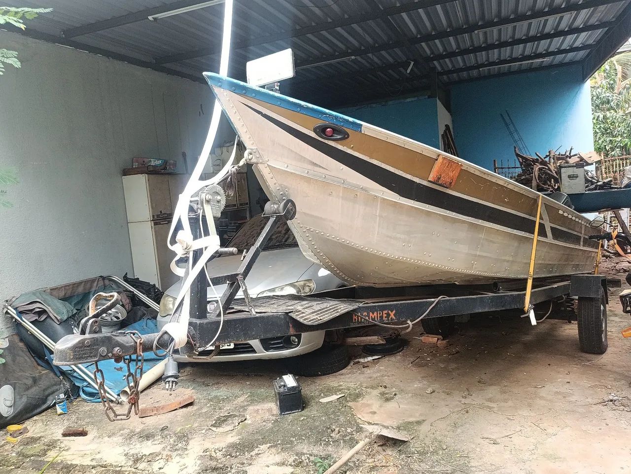 Barco tipo lancha todo em alumínio 