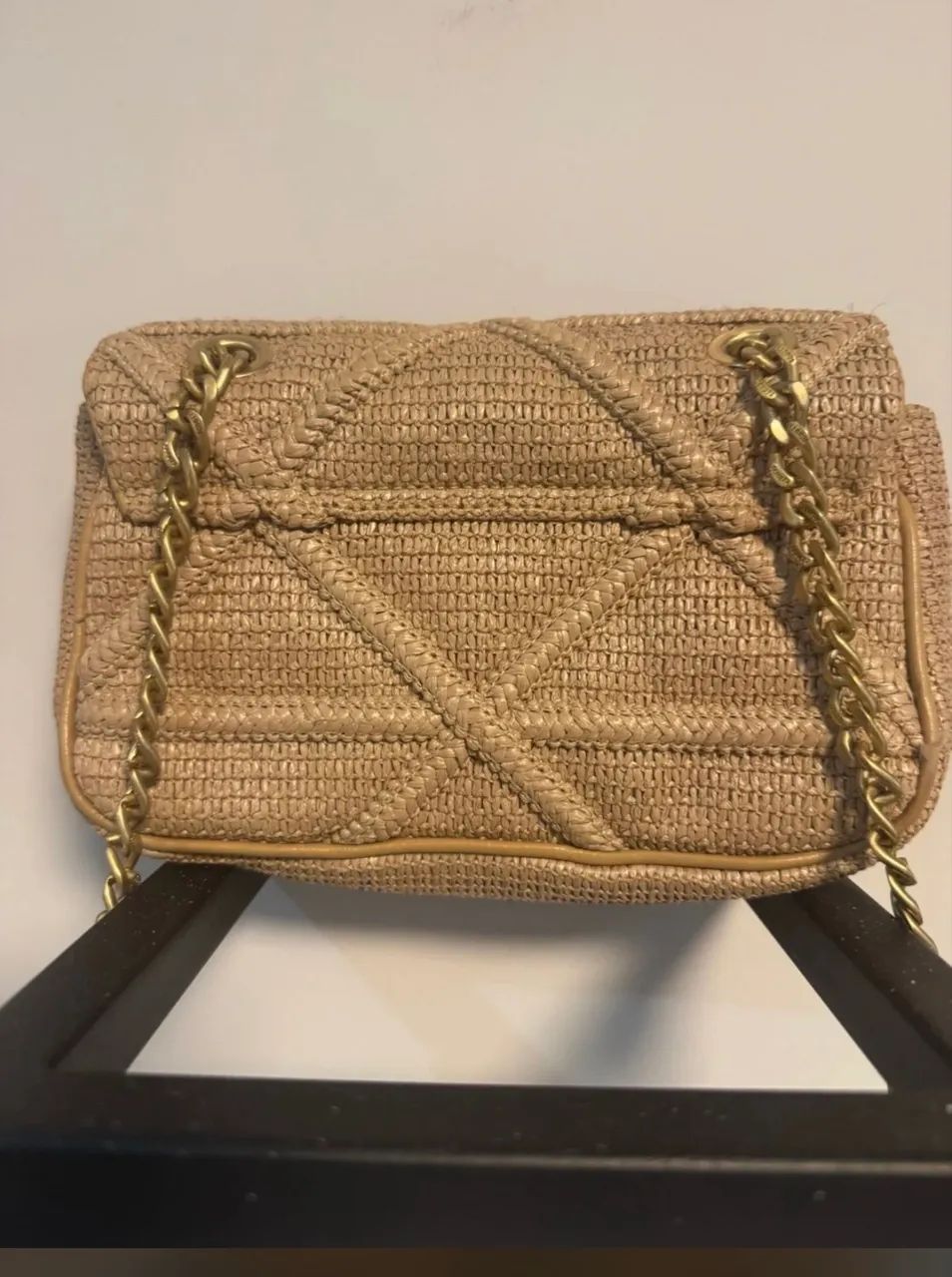 Bolsa Schutz 944 ráfia média  - Foto 3