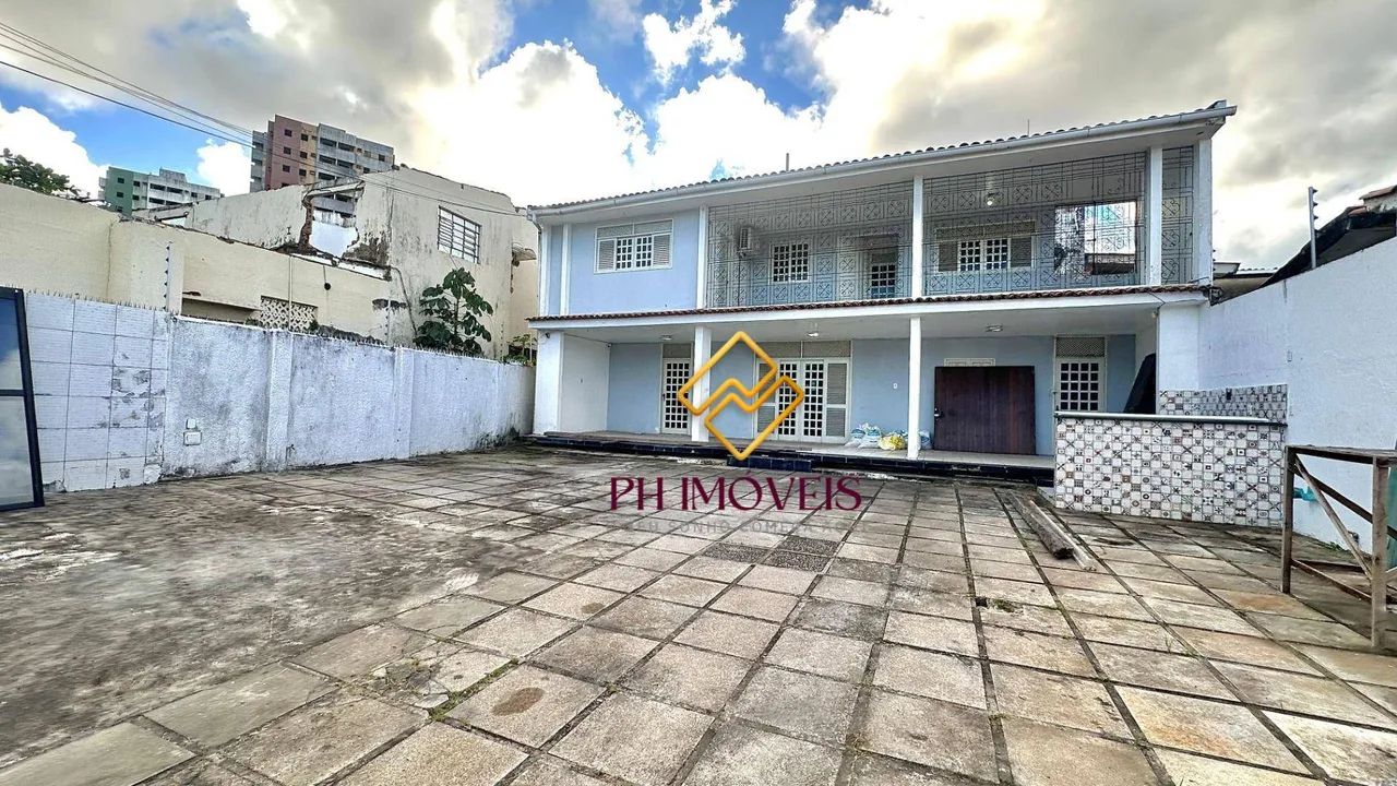 Casa Duplex com 3 dormitórios sendo 2 suítes na Gruta de Lourdes - 365m²