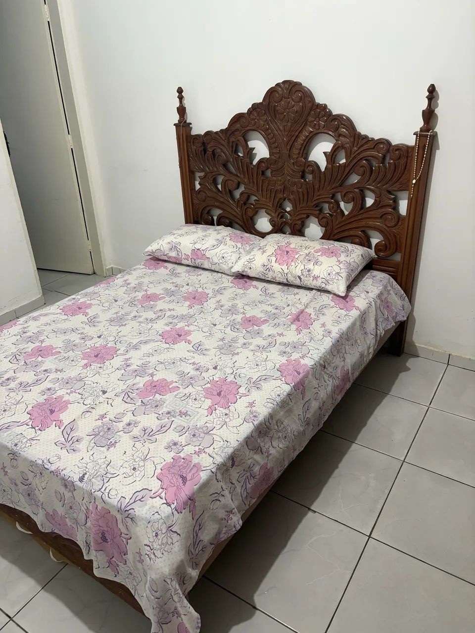 Cama Madeira Detalhada + Colchão Ortobom