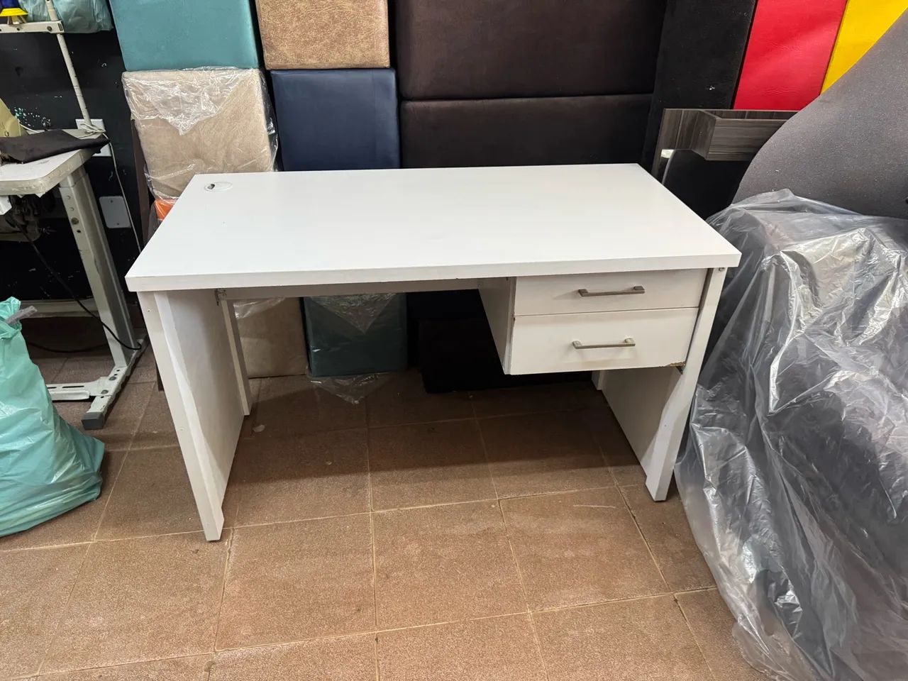 Mesa reta para escritório usada - Foto 2