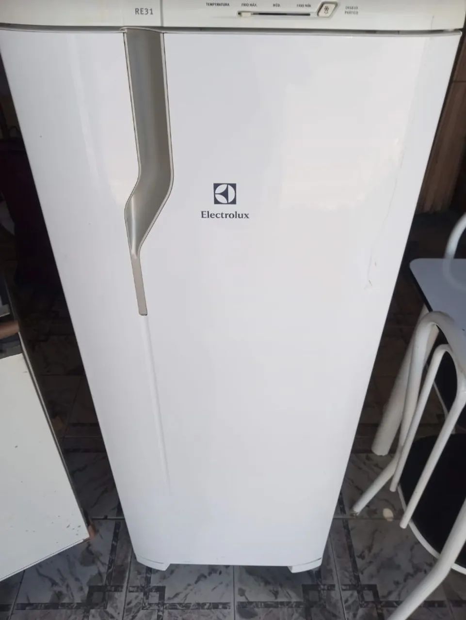 Geladeira Eletrolux 240 l