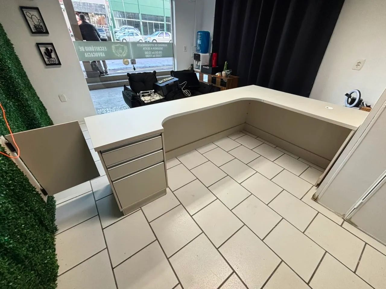Mesa pra escritório MDF em L 2,40x1,40m - Foto 2