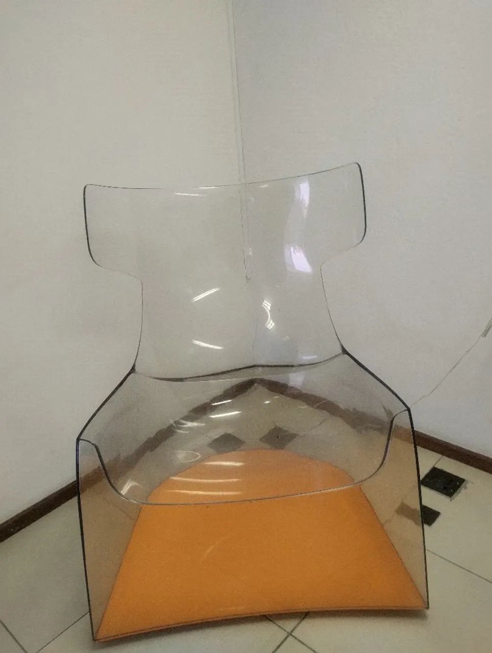  Duas Cadeira acrílica transparente 