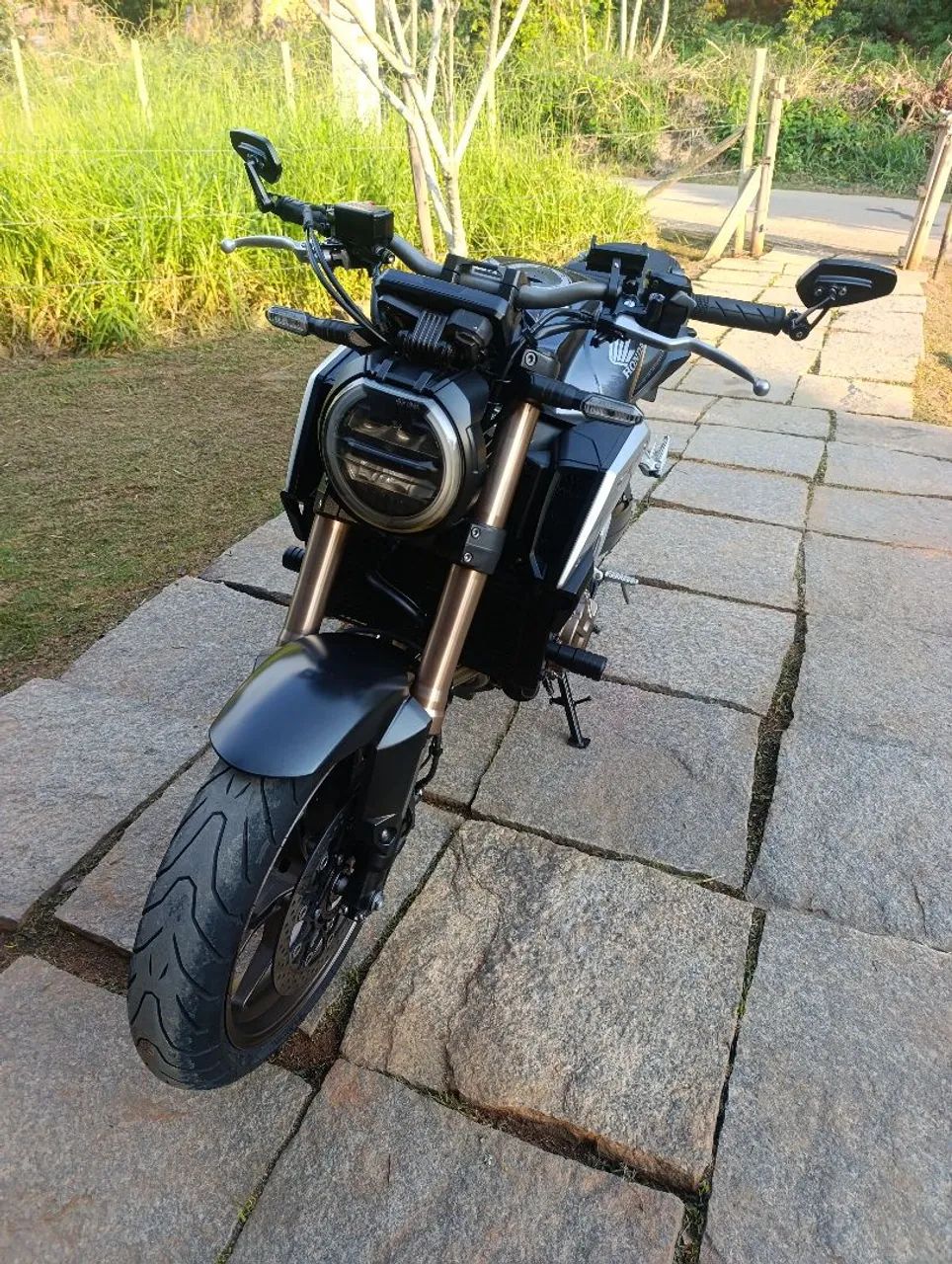 CB 650R 2022  - Foto 4