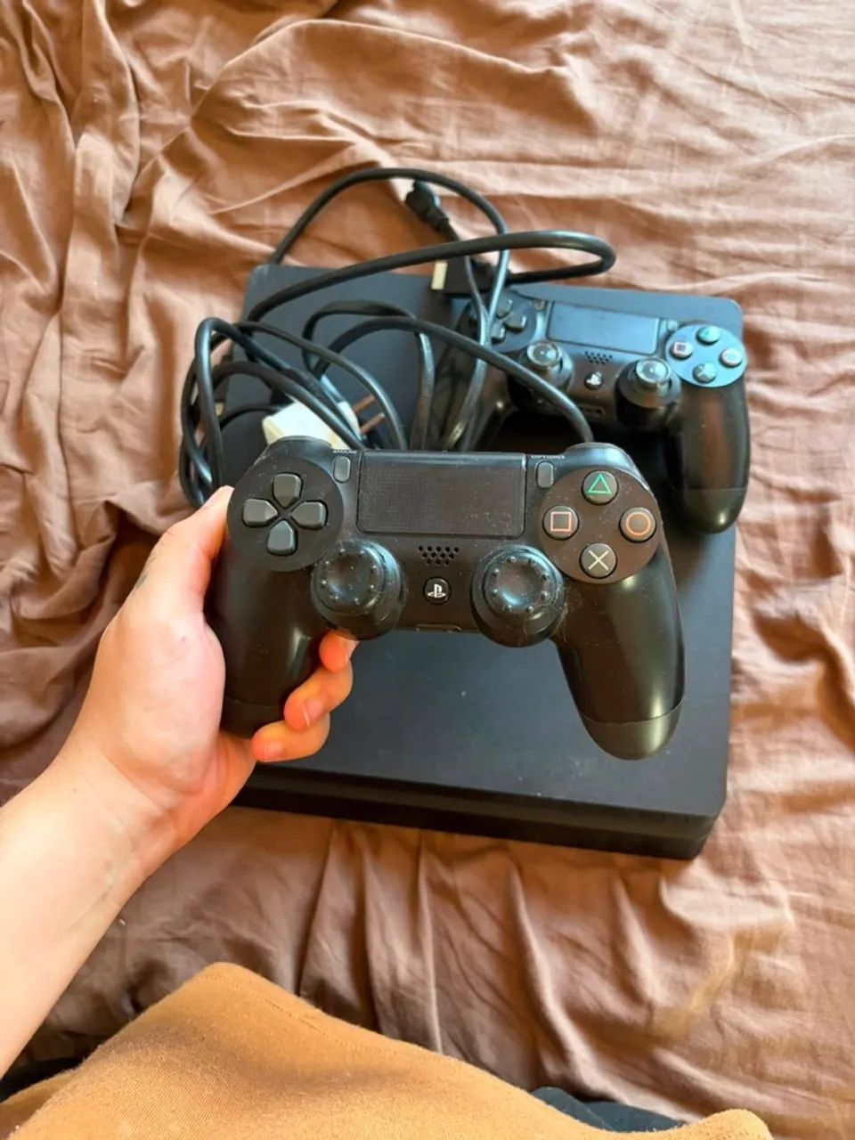 PS4 1TB SLIM - sem jogos 