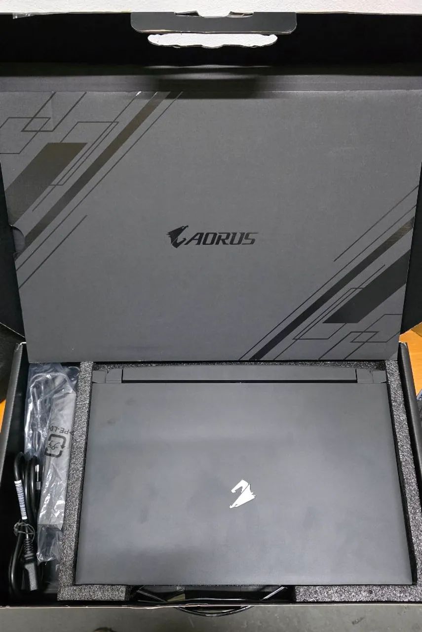 Aorus 5 SE4 - Foto 4