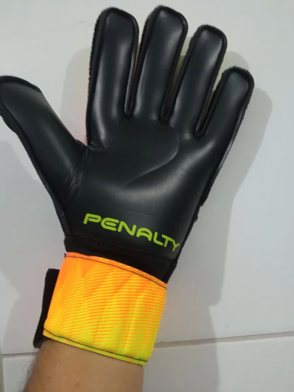 Luva De Goleiro Penalty  - Foto 2