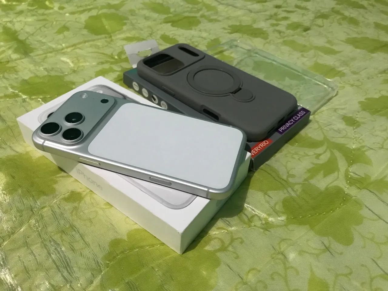 IPHONE 17 PRO MAX 256GB SILVER - Celulares e Smartphones - Barro