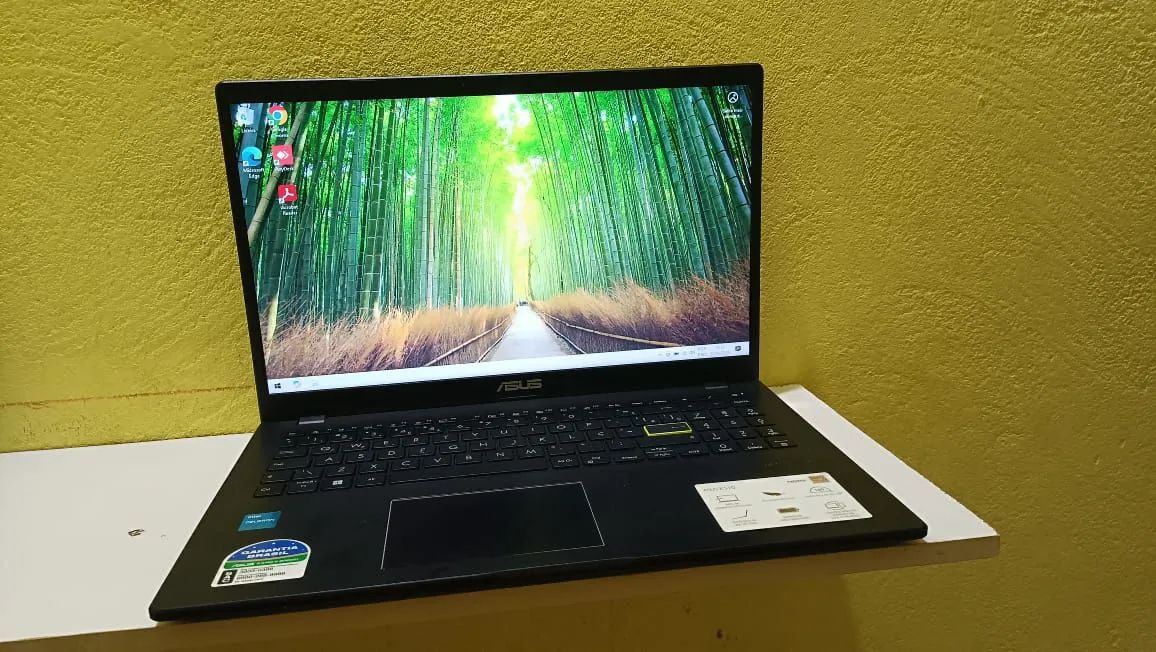 vende se notebook asus  - Foto 5