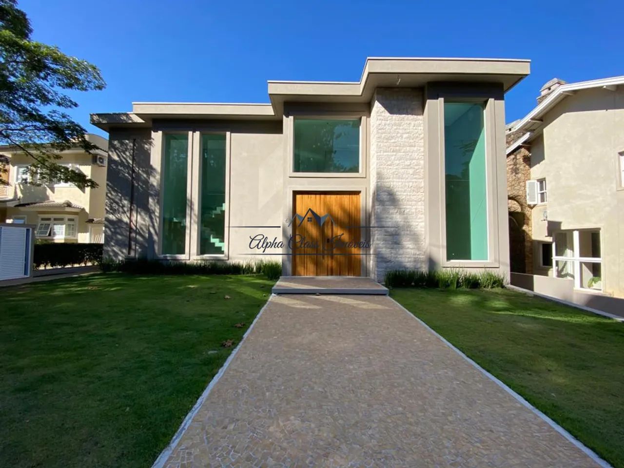 Excelente Casa em Condomínio - Alphaville / Tamboré