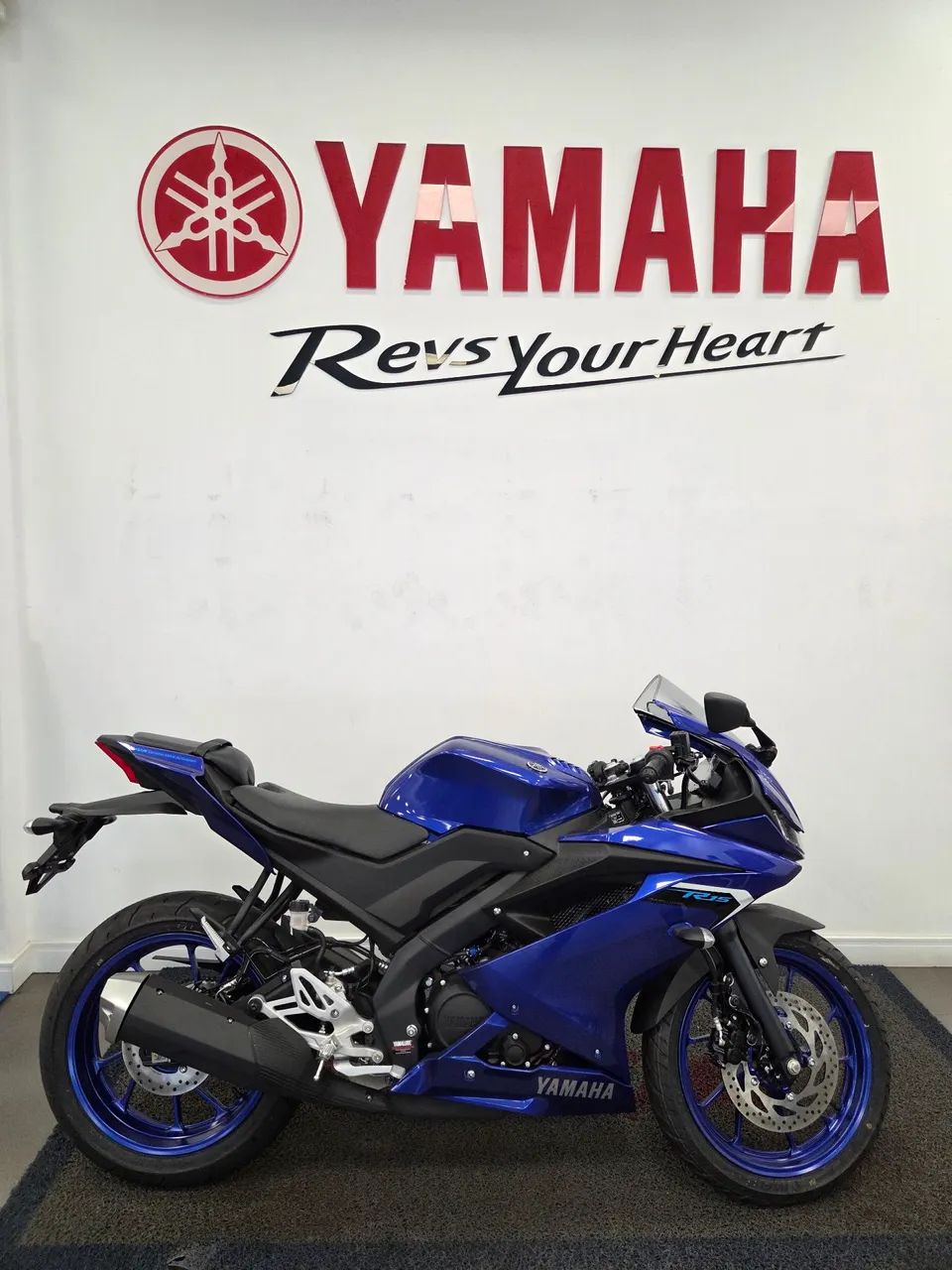 YAMAHA YZF-R15 ABS 2026