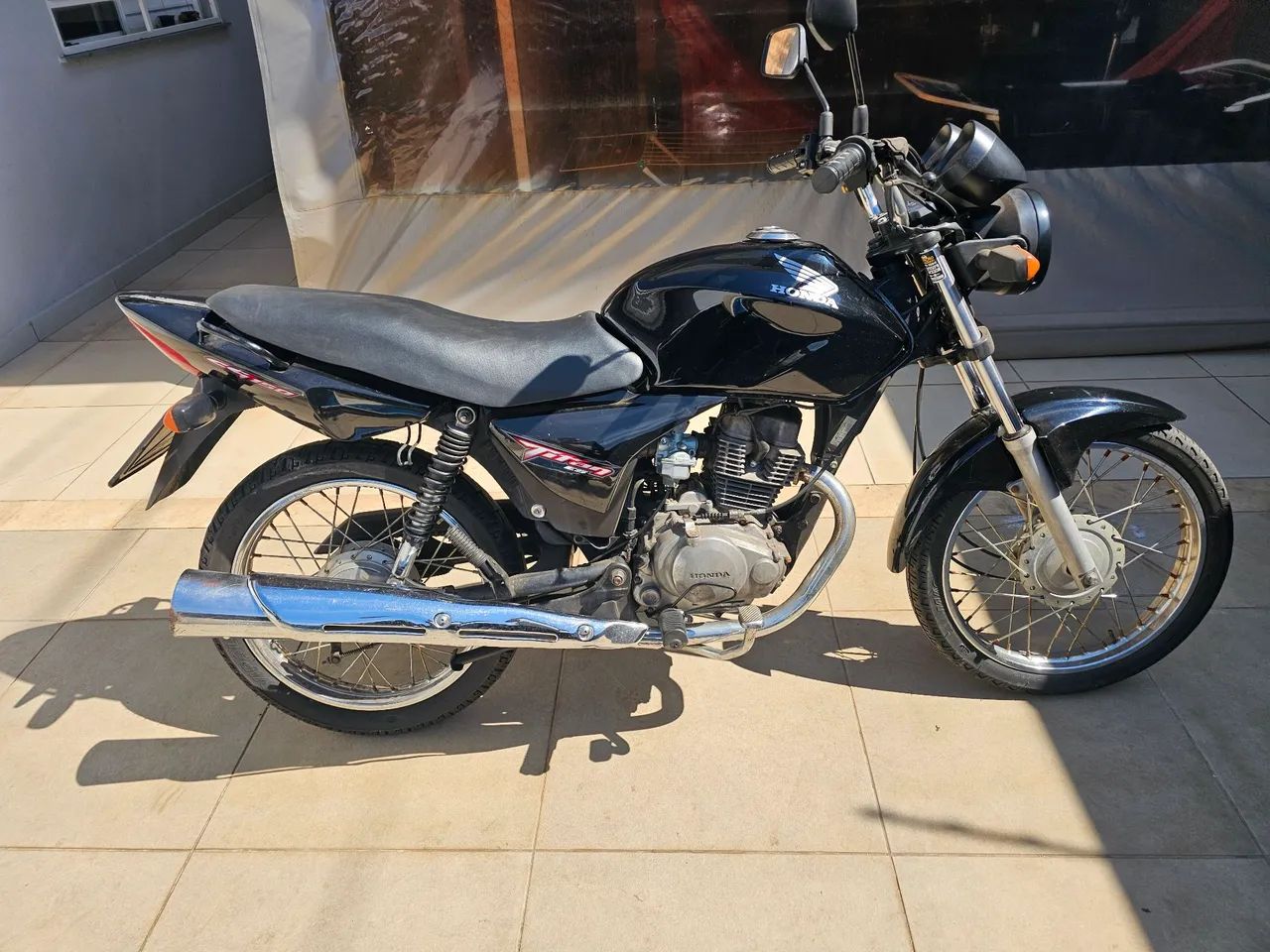 Titan Es - Foto 2