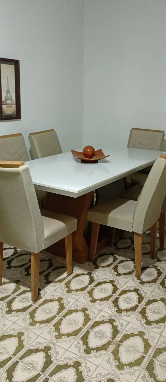 Mesa de jantar com 6 cadeiras 
