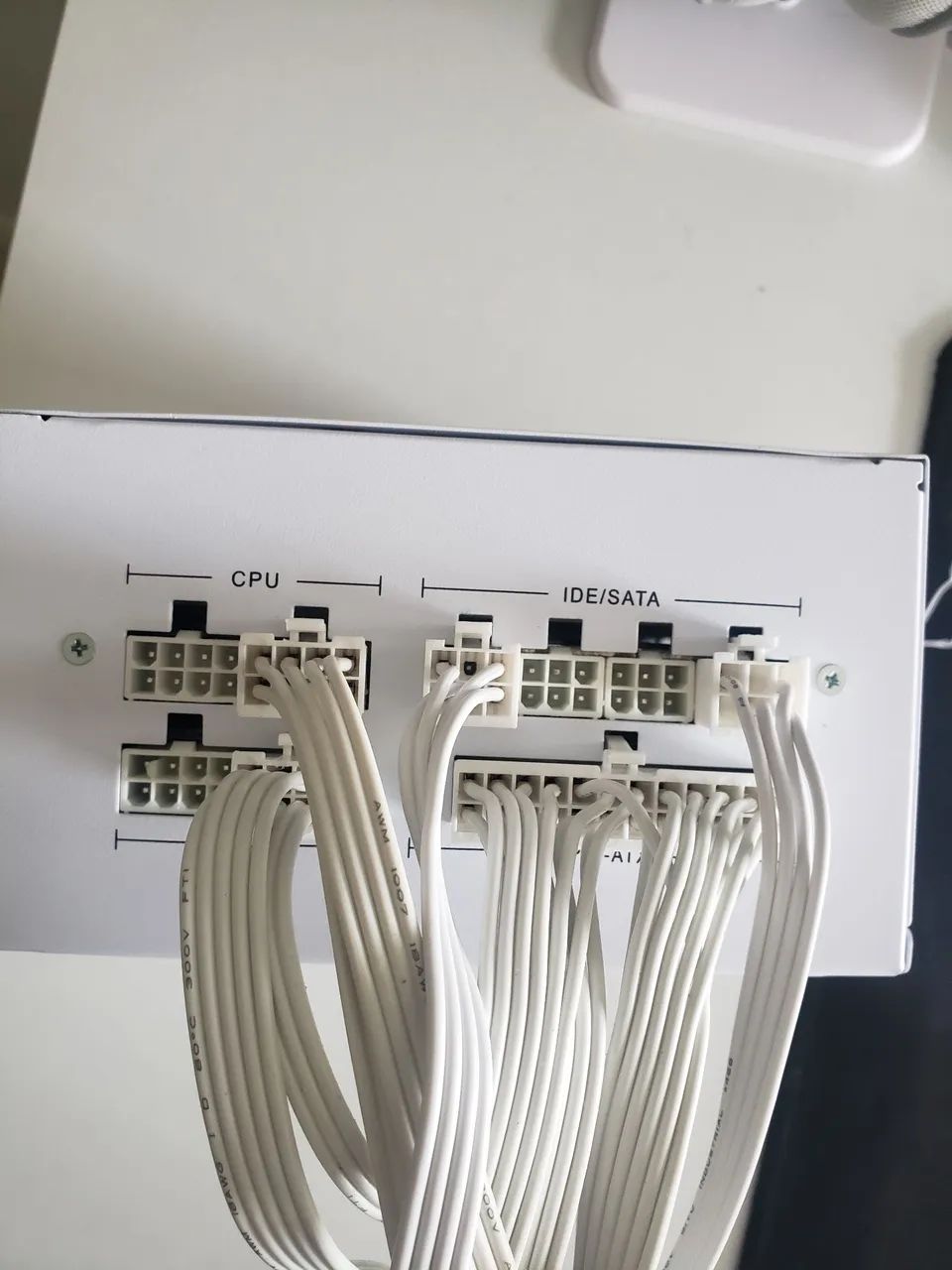 Fonte 600w  shocker white ghost  pcyes branca full modular - Foto 4