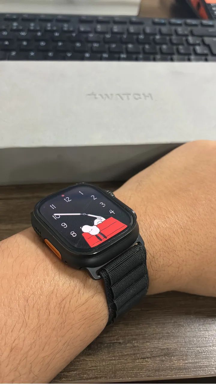Apple Watch Ultra 2 black titanium