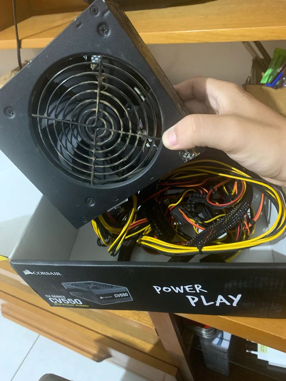 Fonte de 600w em ótimo estado 